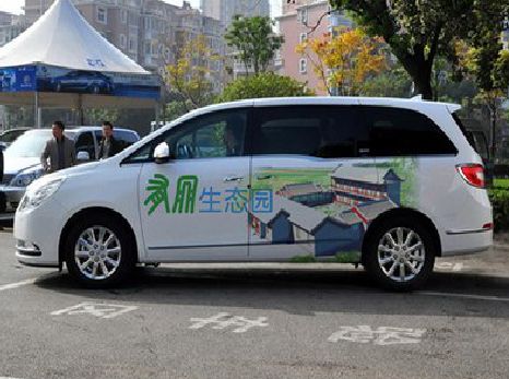 靖江户外车贴喷绘如何保持效果?